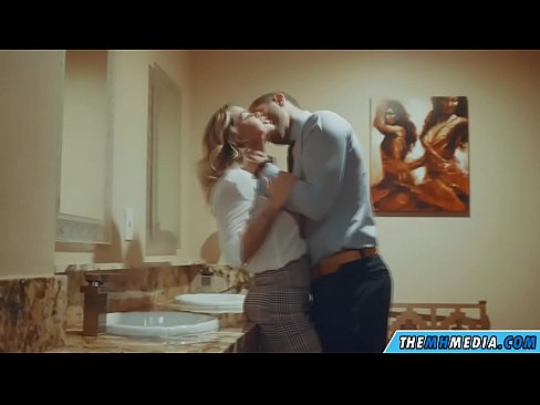 ❤️ Kui rinnakas blondiin võrgutab sind avalikus tualettruumis ❤❌ Porno at us et.porno-flix.ru ❤